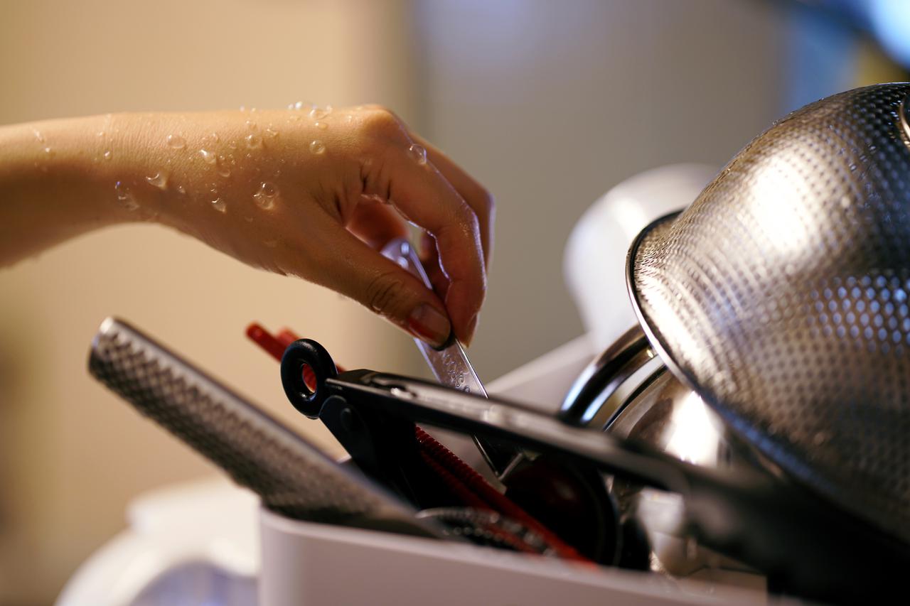 画像: 衛生面で基本中の基本を忘れずに！ 手とお弁当箱・調理器具はよく洗って清潔に保ちましょう！