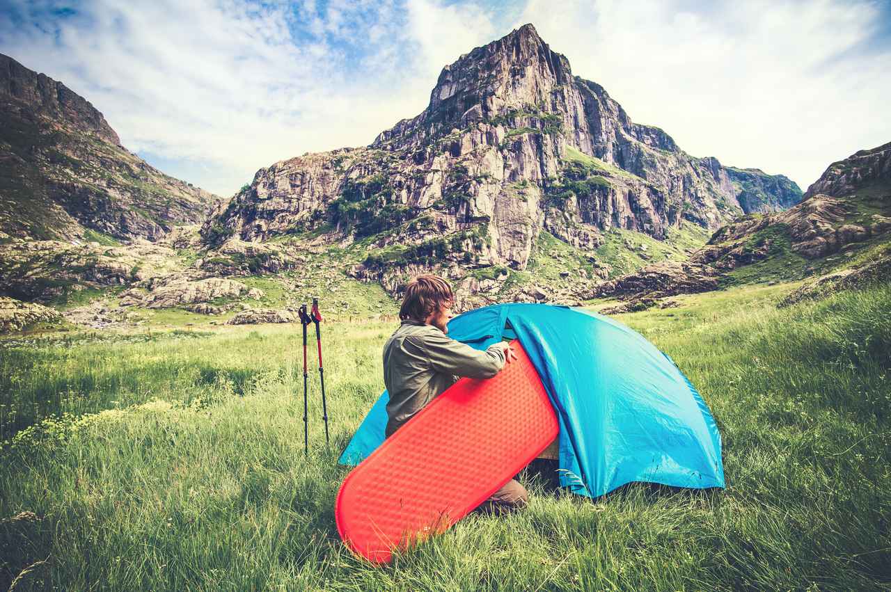 エアーマット4選 筆者おすすめ キャンプ 登山などシーンを選ばず使える軽量タイプをご紹介 お役立ちキャンプ情報 年09月25日 日本気象協会 Tenki Jp