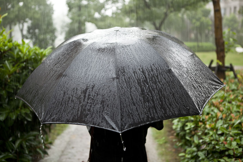 傘 最新情報 アウトドアブランドの傘は日常使いでも有能 梅雨に活躍するおすすめアウトドアブランド傘６選 お役立ちキャンプ情報 年06月23日 日本気象協会 Tenki Jp