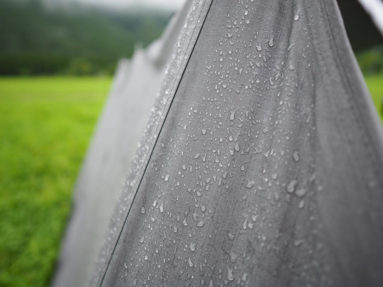 雨キャンプ キャンプ当日が雨予報でも大丈夫 雨キャンプならではの楽しみ方や便利なレイングッズ 服装をご紹介します お役立ちキャンプ情報 年07月09日 日本気象協会 Tenki Jp