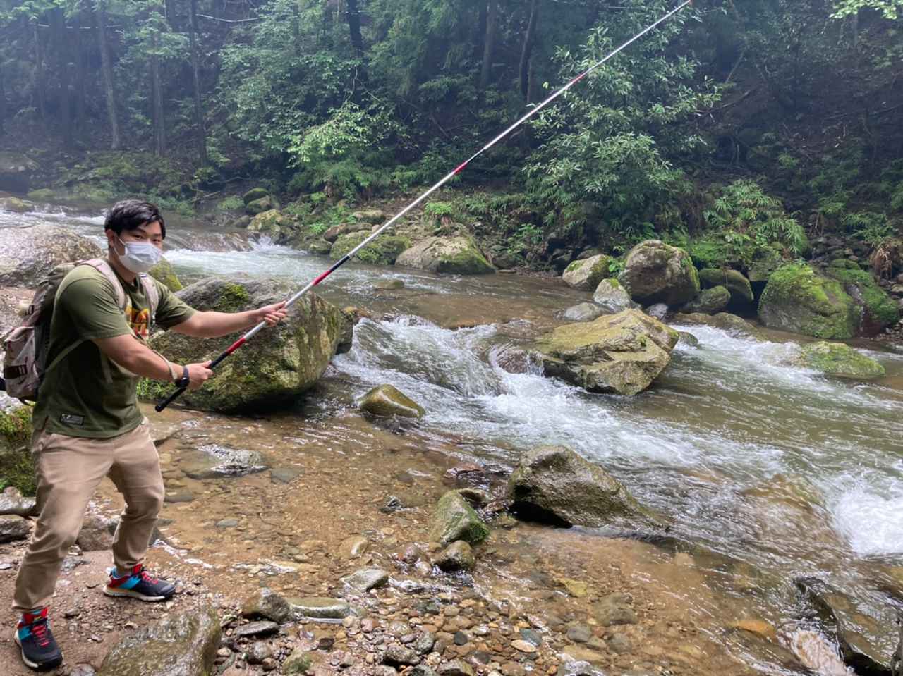 体験レポート 初心者が渓流釣り 川釣り に挑戦してみた 基本的なルールから注意点までわかりやすく解説 お役立ちキャンプ情報 年08月27日 日本気象協会 Tenki Jp