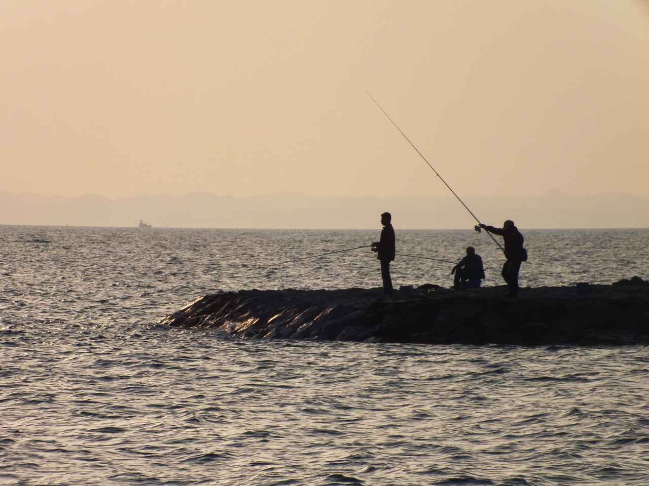 初心者向け 海釣りを始めるためのポイント おすすめのサビキ サヨリ釣りの仕掛けの違いもご紹介 お役立ちキャンプ情報 年09月12日 日本気象協会 Tenki Jp
