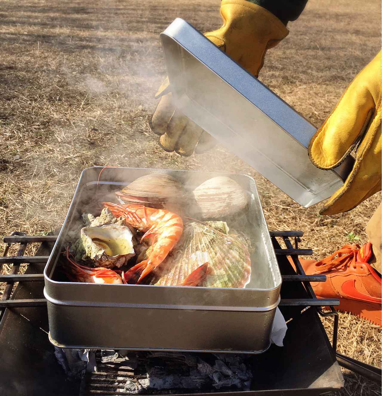 プロ直伝 ぷりっぷりな海鮮が簡単に食べられる カンカン焼き レシピ バーベキューや簡単キャンプ飯にも お役立ちキャンプ情報 21年04月12日 日本気象協会 Tenki Jp