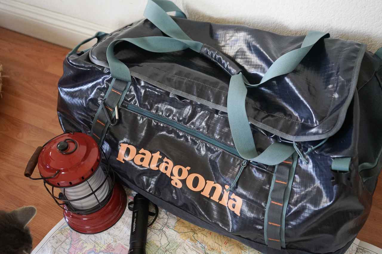 低価安い patagonia - Patagonia ブラックホールダッフル 60Lの通販 by