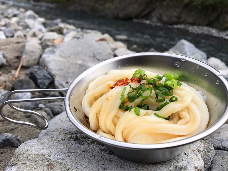 夏には冷やしうどんも アウトドア専用 野営うどん 誕生 キャンプで本格讃岐うどんを作って食べよう お役立ちキャンプ情報 21年08月06日 日本気象協会 Tenki Jp