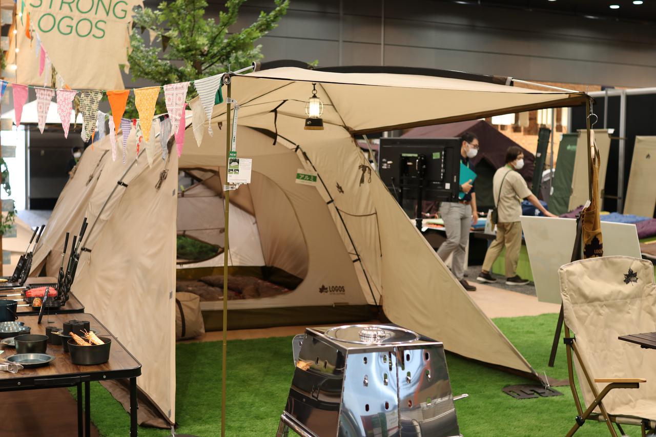 ロゴス新製品展示会で注目のテント・カーサイドタープ・チェア