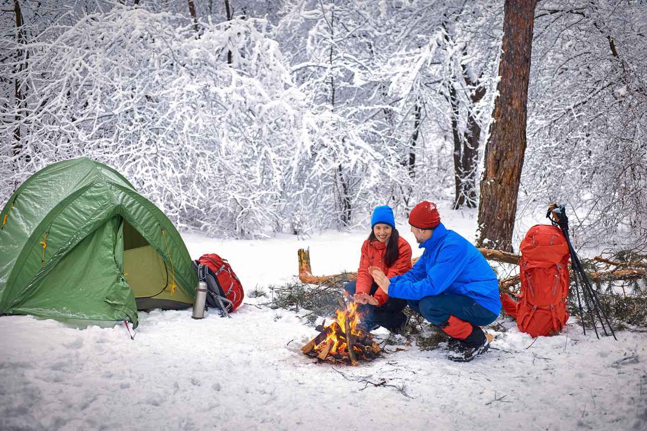 冬キャンプ 雪国出身が教える 雪中キャンプ の楽しみ方 テント設営時の注意点や必要な装備など紹介 お役立ちキャンプ情報 22年02月14日 日本気象協会 Tenki Jp