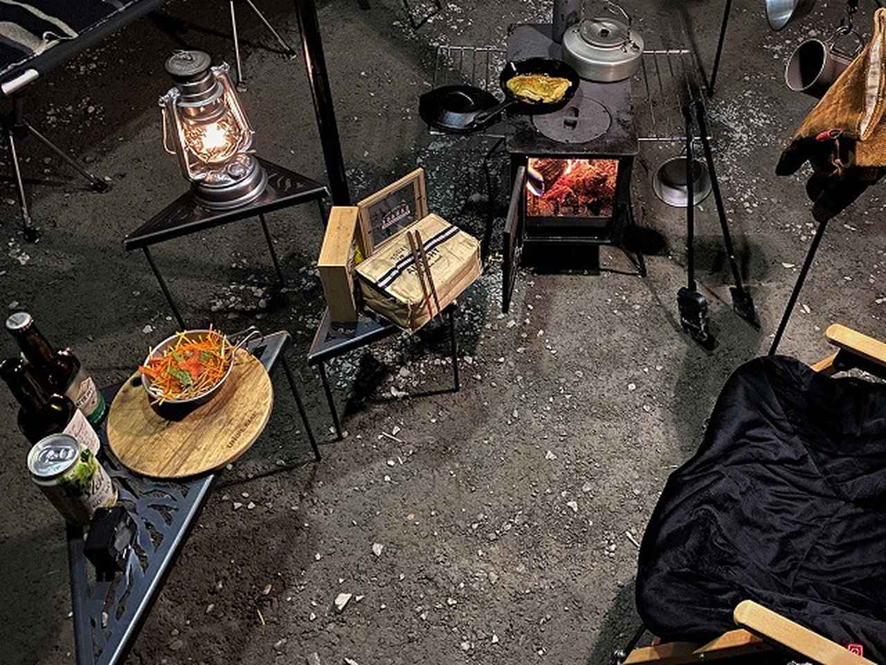 山賊マウンテンの焚き火テーブル「デルタス」は火の中に入れても大丈夫 