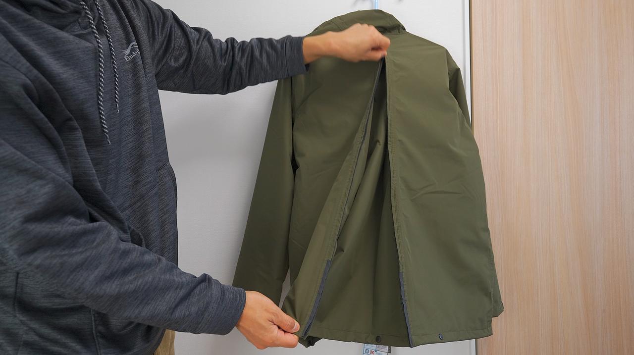 ワークマン新製品「バッグインアラエルレインジャケット」は梅雨の強い味方！鞄も濡れない優秀アイテム