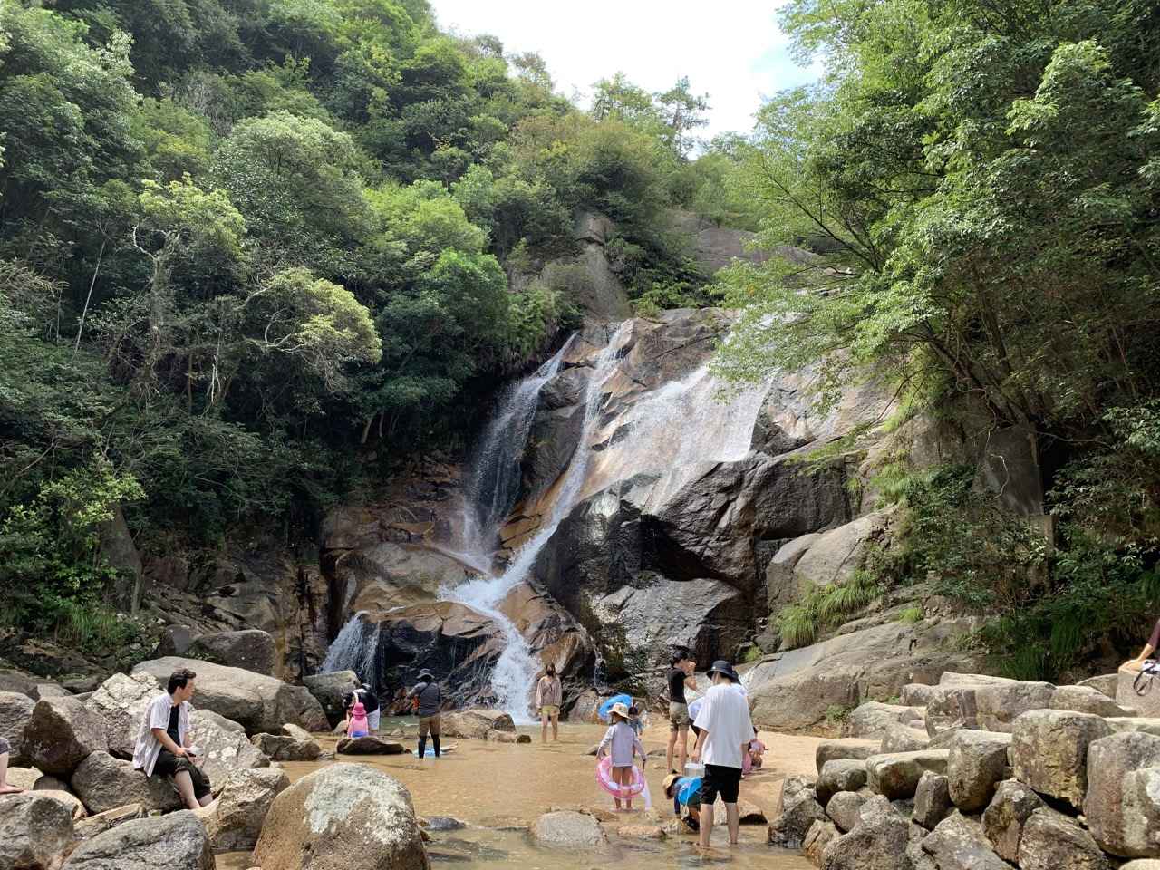 広島県のおすすめ川遊びスポット「妹背の滝」は市内から好アクセス！厳島神社の近くで観光にも