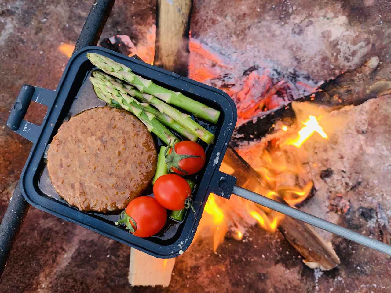 プラントベースのキャンプ飯！キャンプの達人×モスバーガーの